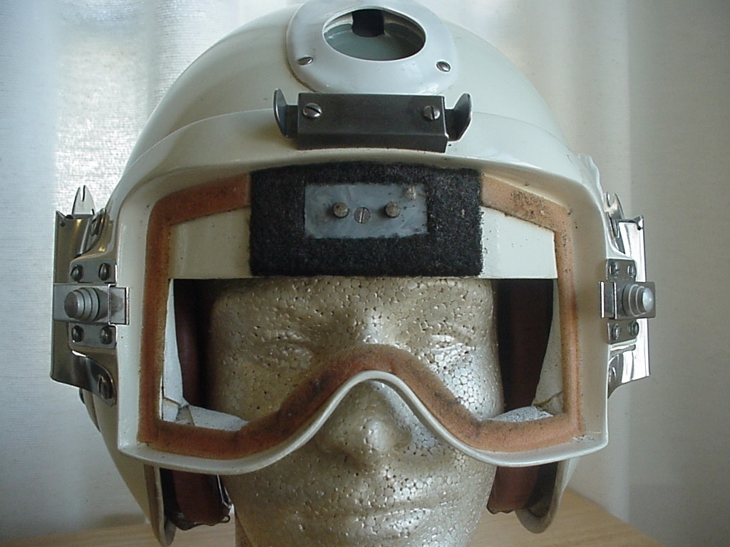 PLZT goggles to protect USAF pilots' eyes from nuclear flash (Polarized  Lead Zirconium Titanate, 1970s) : r/aviation